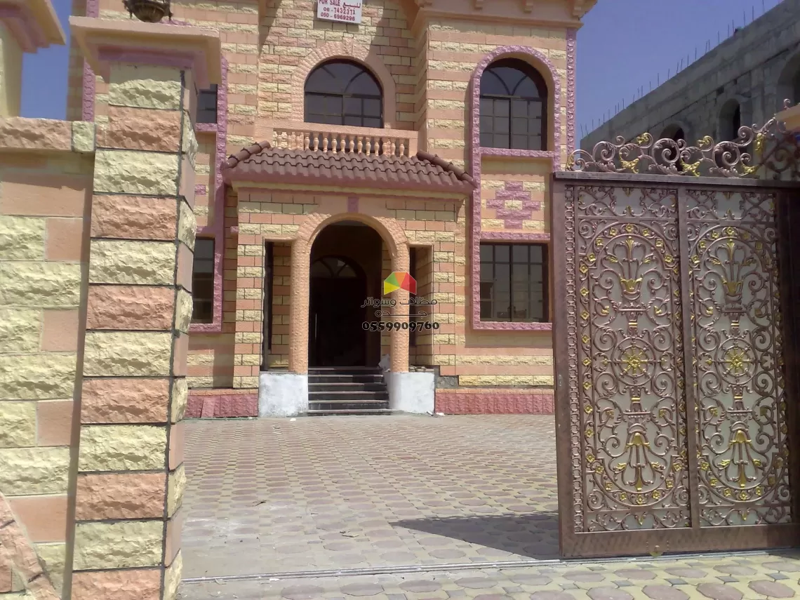 بناء ملاحق وأستراحات